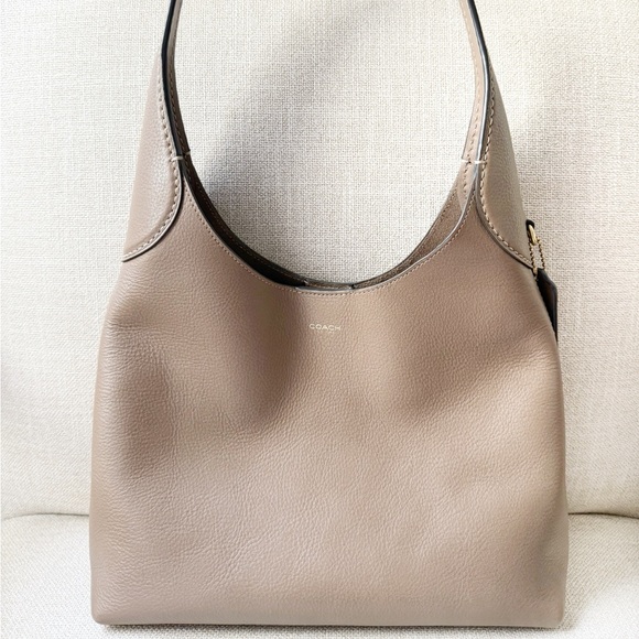 Coach Brooklyn shoulder bag 28 - Picture 1 of 4